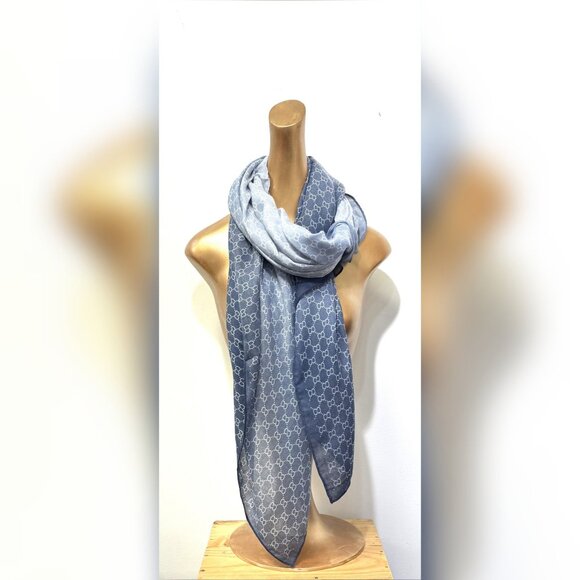 🆕️ 💖💖Shade of Blue Ombre Statement Scarf - Picture 1 of 1